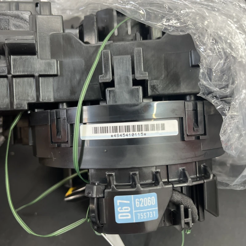 Spira volan cu manete / Toyota Rav4 XA40 2020 / Audio si electronice