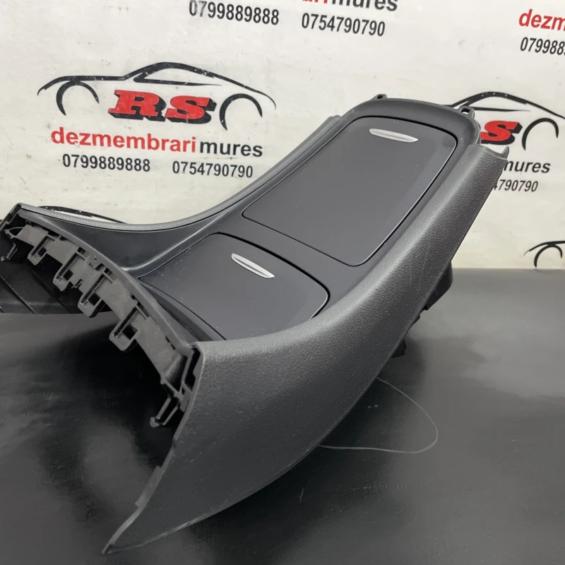 Plastic consola centrala / Mercedes-Benz A Class W169 2012 / Interior