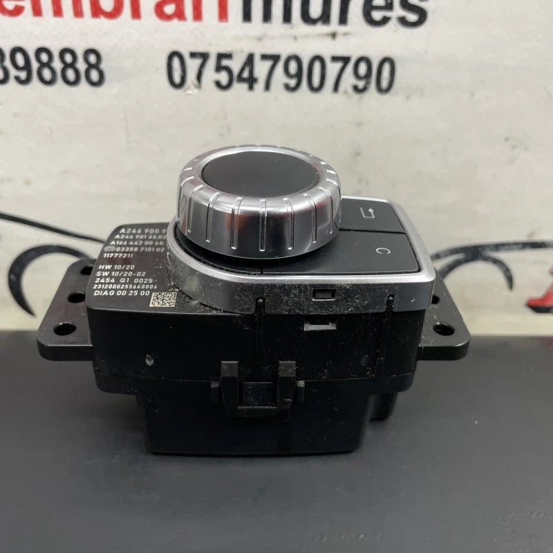 Joystick navigatie / Mercedes-Benz A Class W176 2012 / Interior