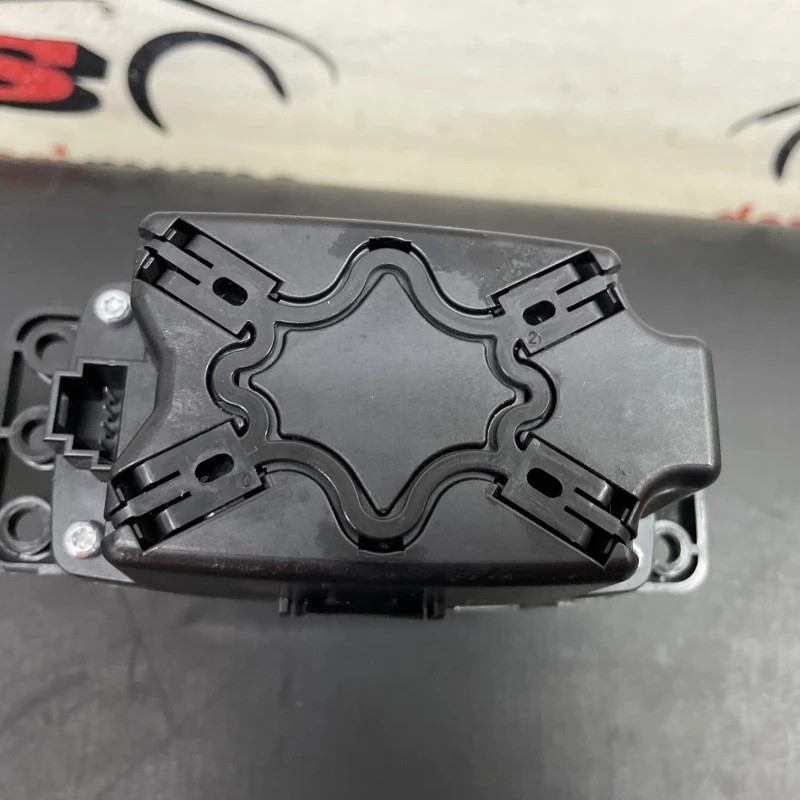 Joystick navigatie / Mercedes-Benz A Class W176 2012 / Interior