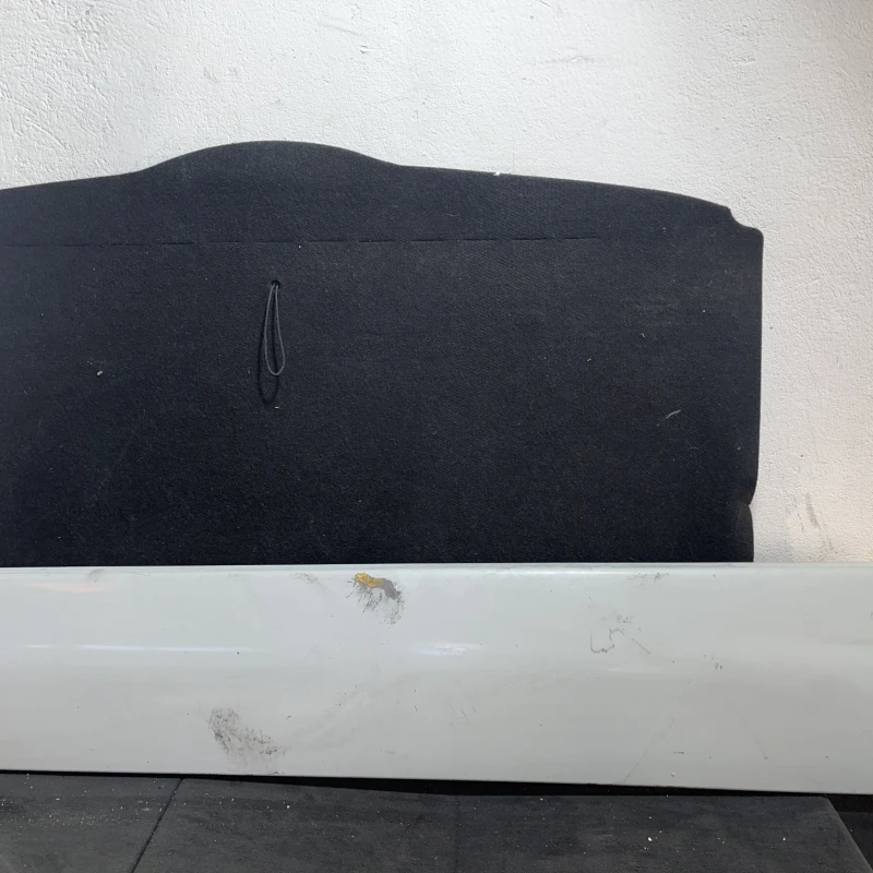 Bandou usa stanga fata Mercedes-Benz 