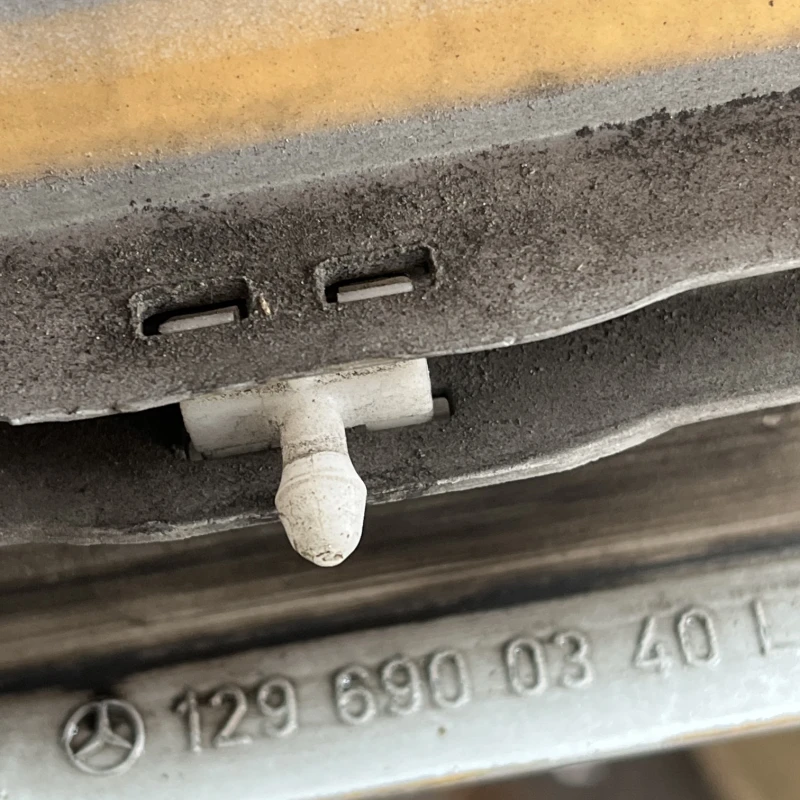Bandou usa stanga fata / Mercedes-Benz SL R129 1992 / Caroserie, oglinzi si faruri