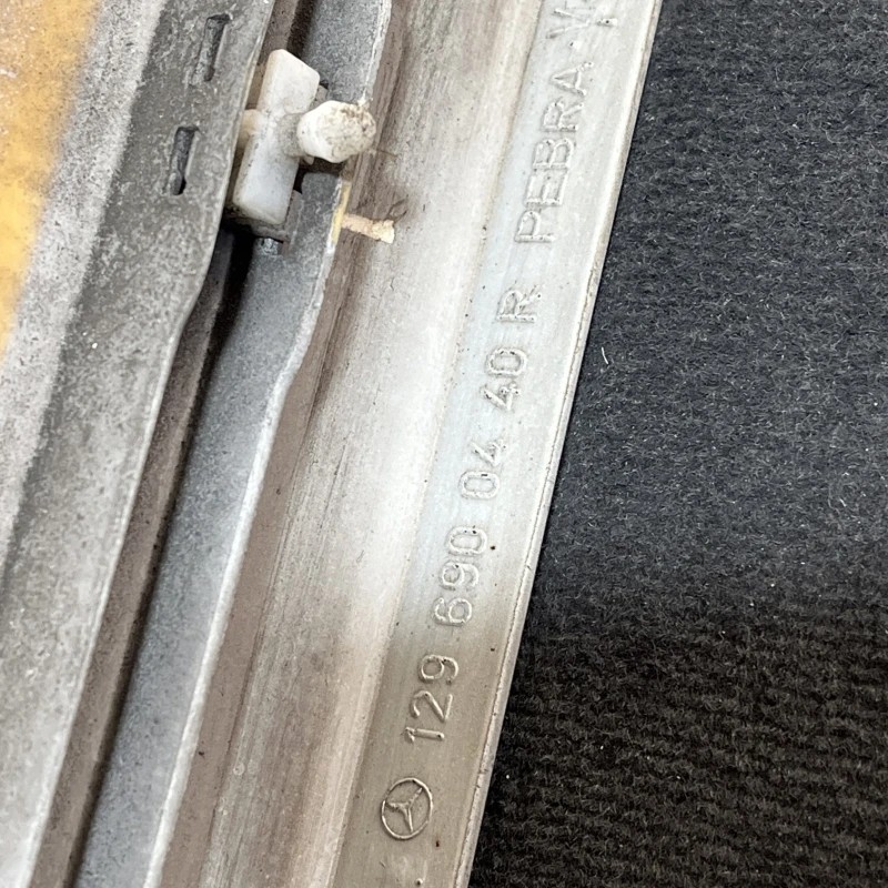 Bandou usa dreapta fata / Mercedes-Benz SL R129 1993 / Caroserie, oglinzi si faruri