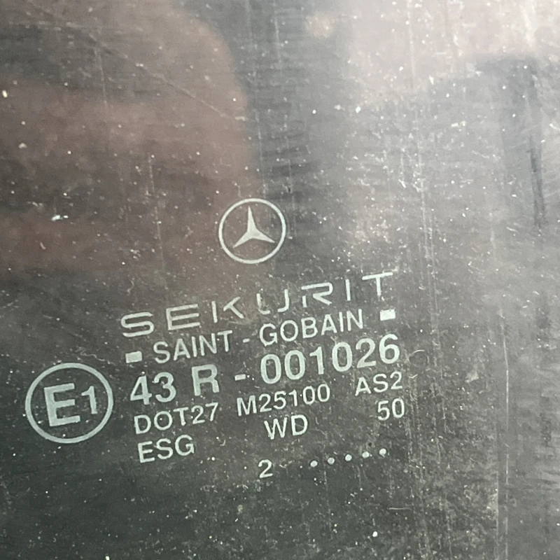 Geam dreapta fata / Mercedes-Benz SL R129 1992 / Caroserie, oglinzi si faruri