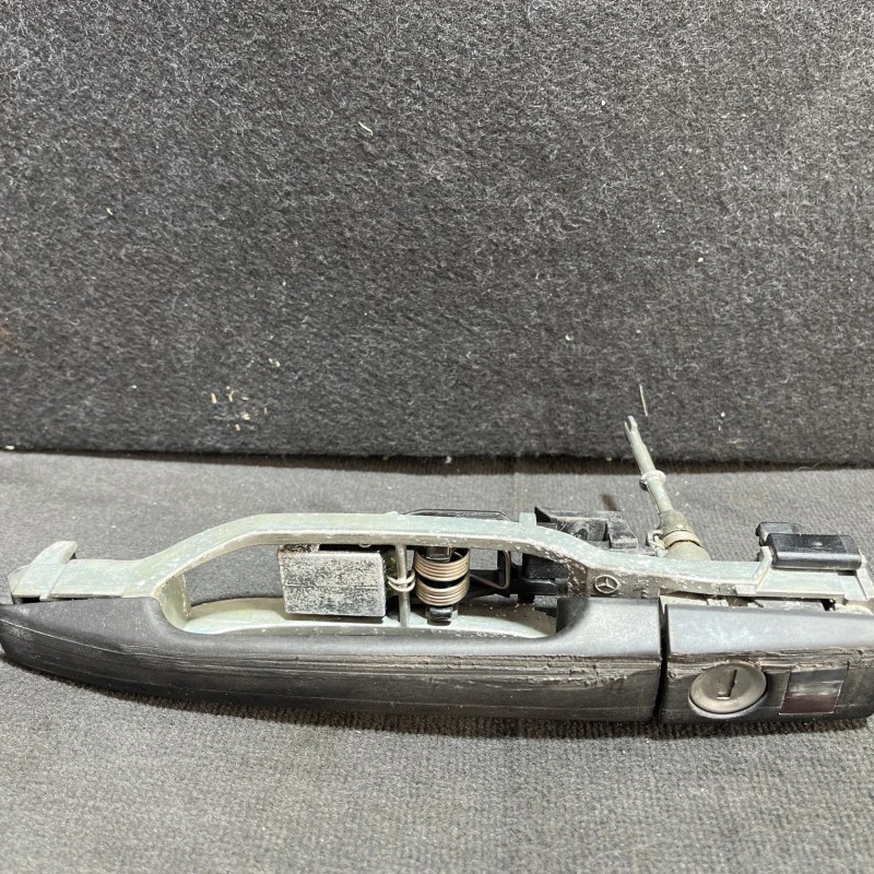 Maner usa dreapta fata / Mercedes-Benz SL R129 1993 / Caroserie, oglinzi si faruri