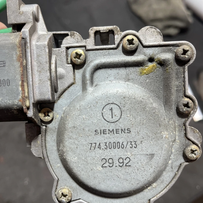 Motoras geam dreapta fata / Mercedes-Benz SL R129 1992 / Audio si electronice