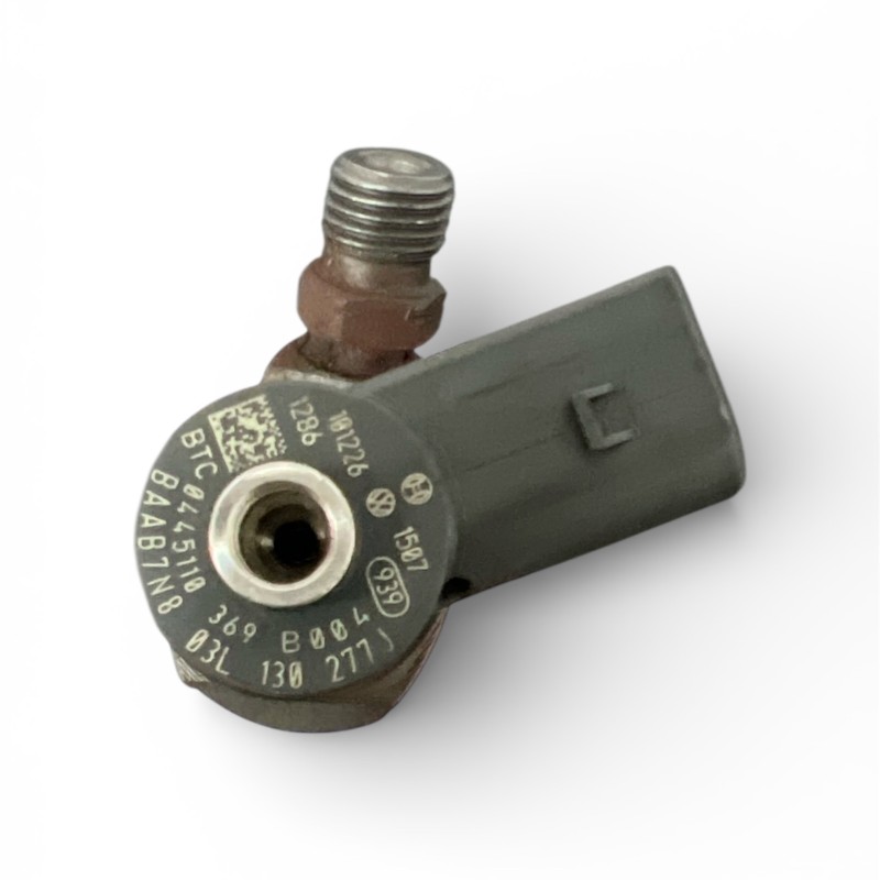 Injector / Volkswagen Passat B7 2011 / Motor, racire si evacuare