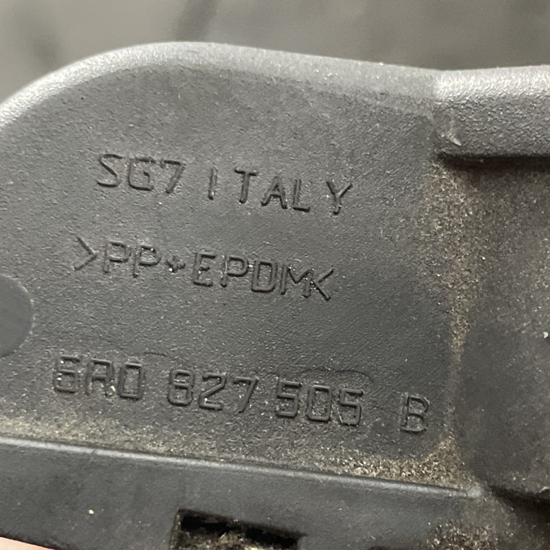 Iala broasca haion / Volkswagen Polo 6R 2013 / Caroserie, oglinzi si faruri