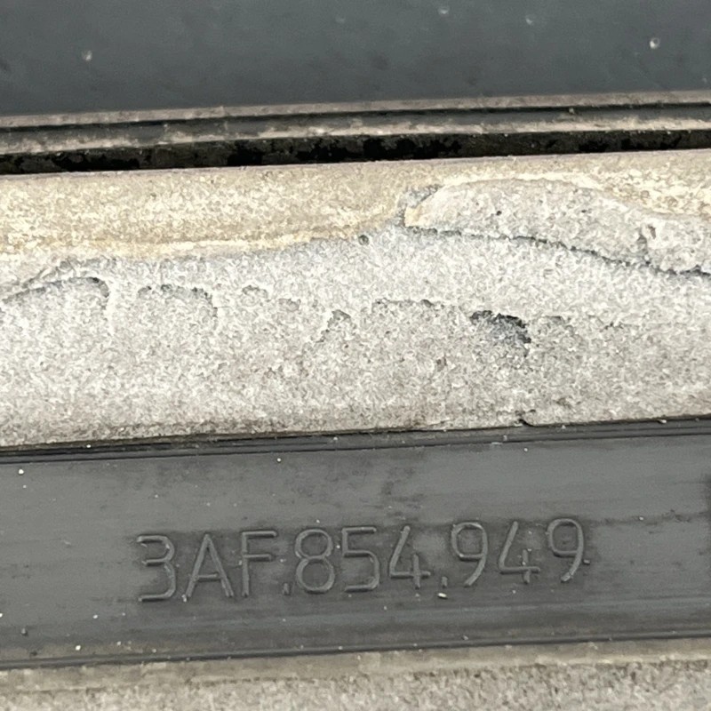 Bandou usa stanga spate / Volkswagen Passat B7 2014 / Caroserie, oglinzi si faruri