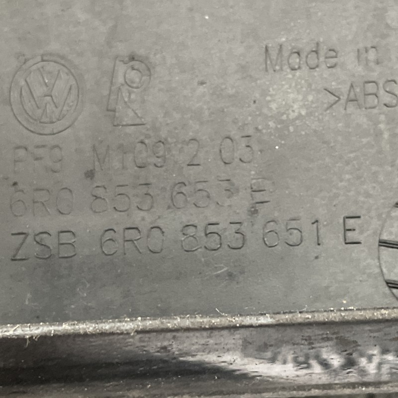 Grila radiator cu emblema / Volkswagen Polo 6R 2013 / Caroserie, oglinzi si faruri