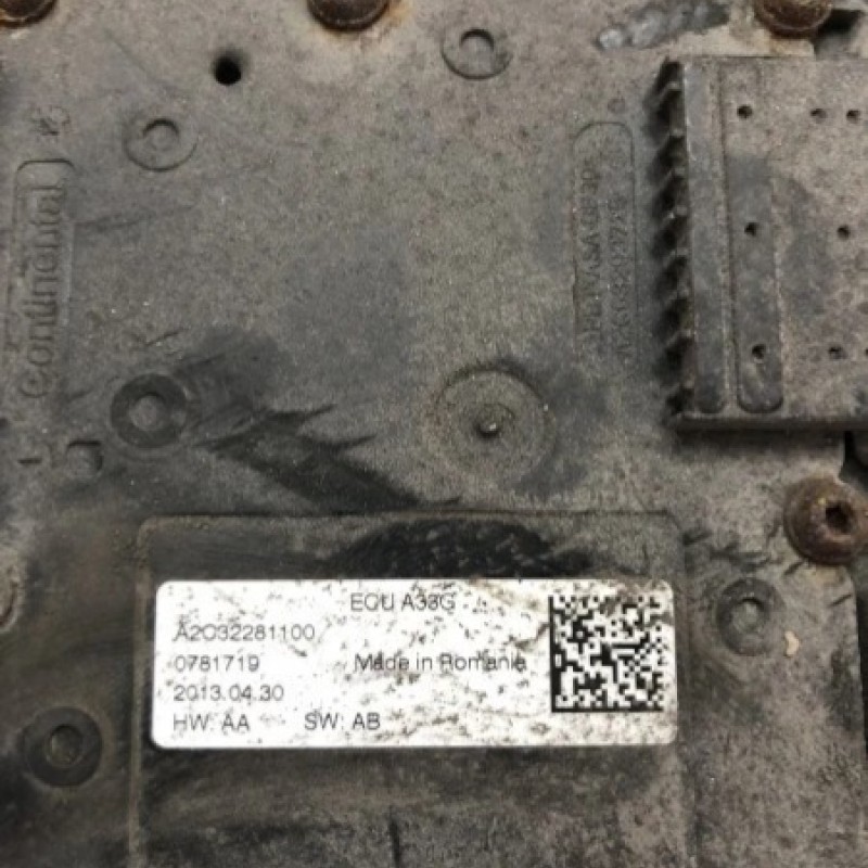 Actuator motor frana de mana / Opel Insignia A 2013 / Frane