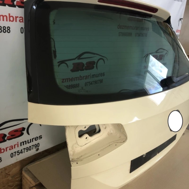 Haion / Volkswagen Passat B8 2016 / Caroserie, oglinzi si faruri