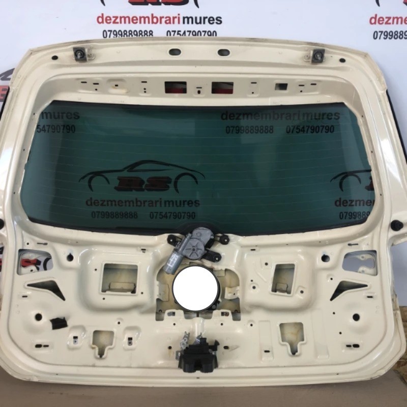 Haion / Volkswagen Passat B8 2016 / Caroserie, oglinzi si faruri