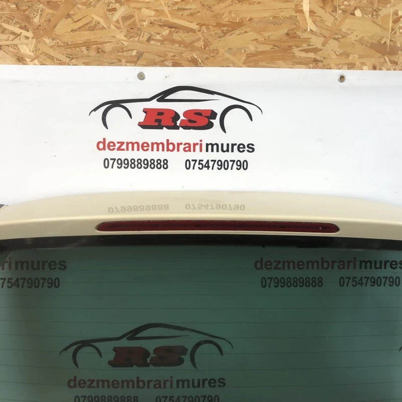 Haion / Volkswagen Passat B8 2016 / Caroserie, oglinzi si faruri