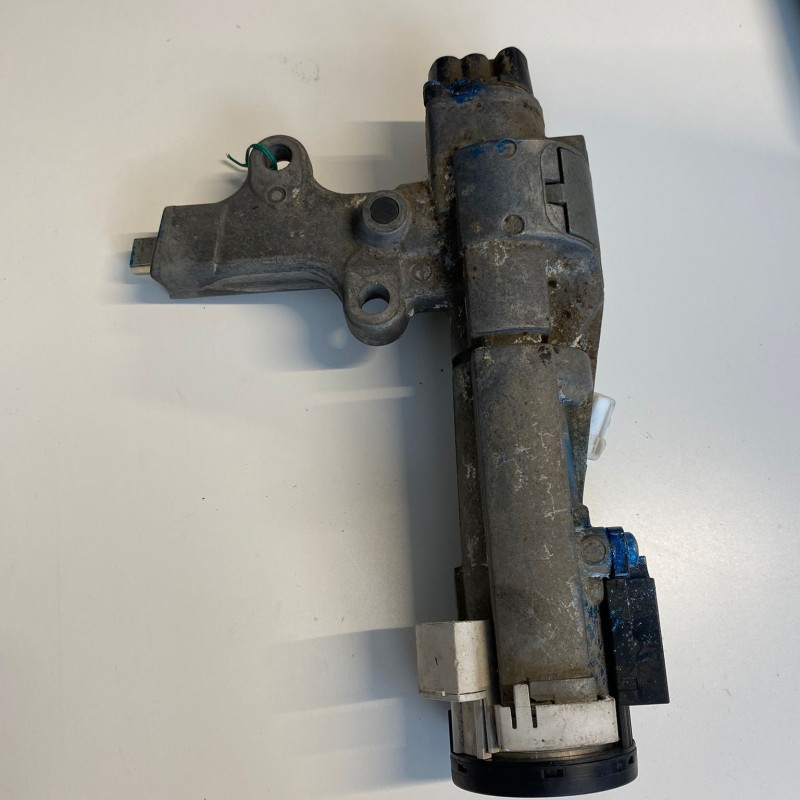 Contact cu cheie / Nissan Navara D40 2006 / Interior