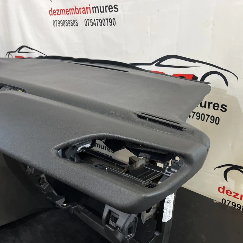 Plansa bord / Peugeot 208 208 2016 / Interior