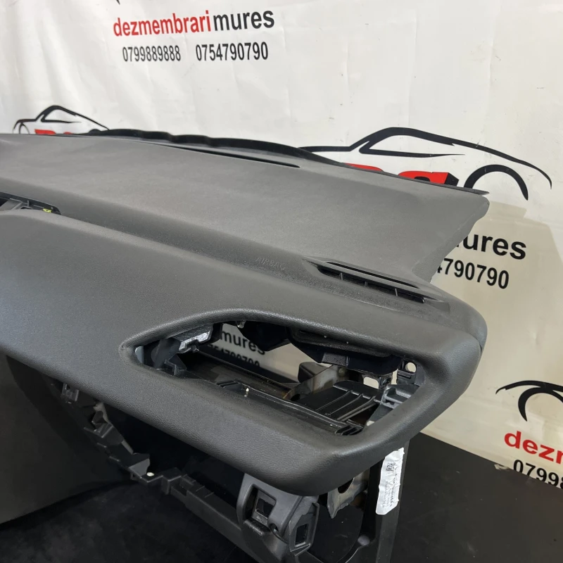Plansa bord / Peugeot 208 208 2016 / Interior