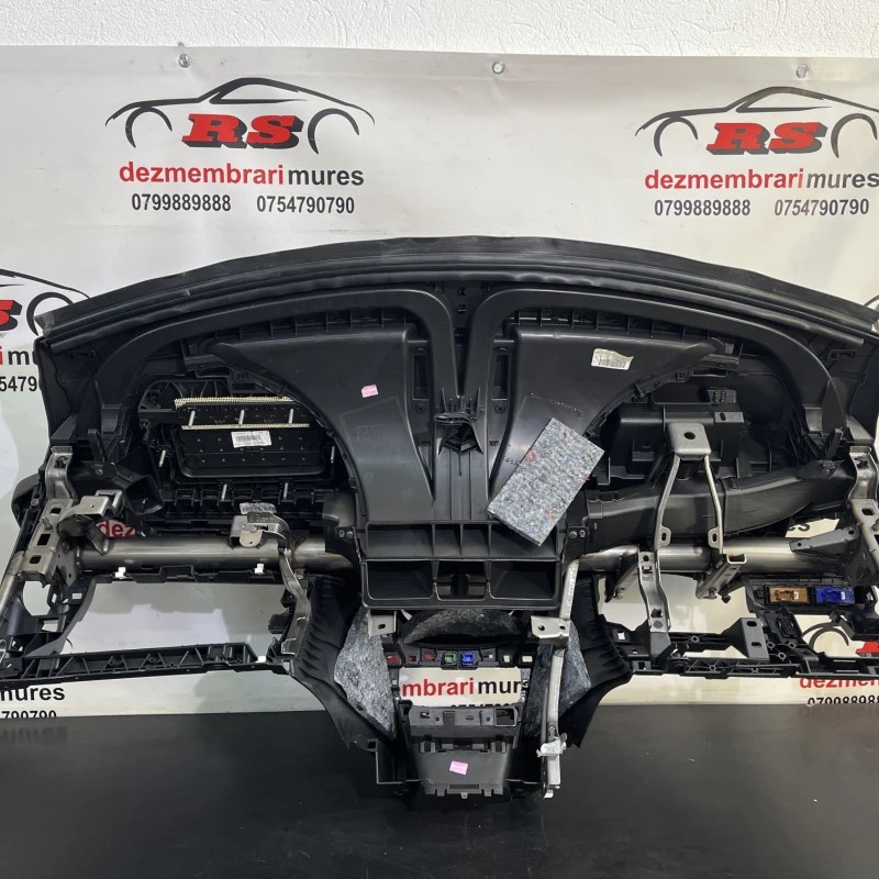 Plansa bord / Peugeot 208 208 2016 / Interior