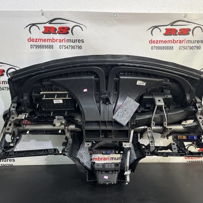 Plansa bord / Peugeot 208 208 2016 / Interior