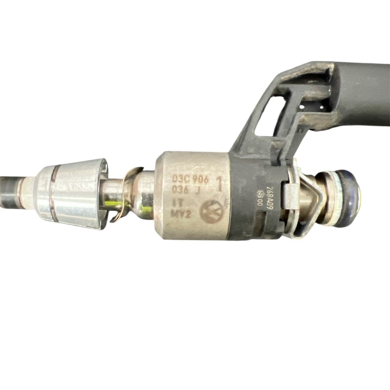 Injector / Volkswagen Passat B6 2010 / Motor, racire si evacuare