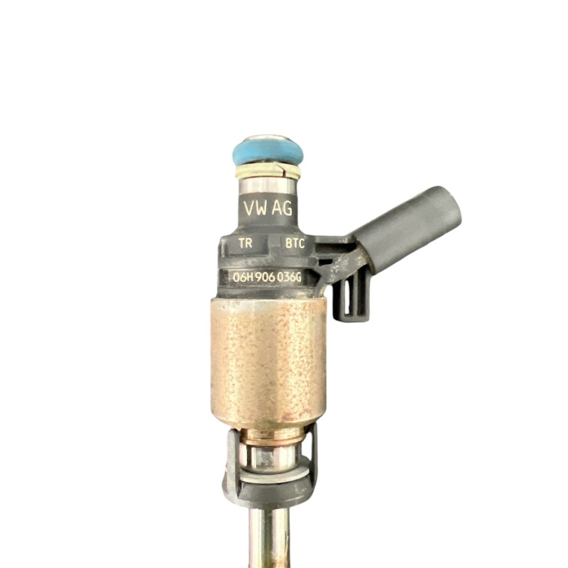 Injector / Volkswagen Passat B6 2009 / Motor, racire si evacuare
