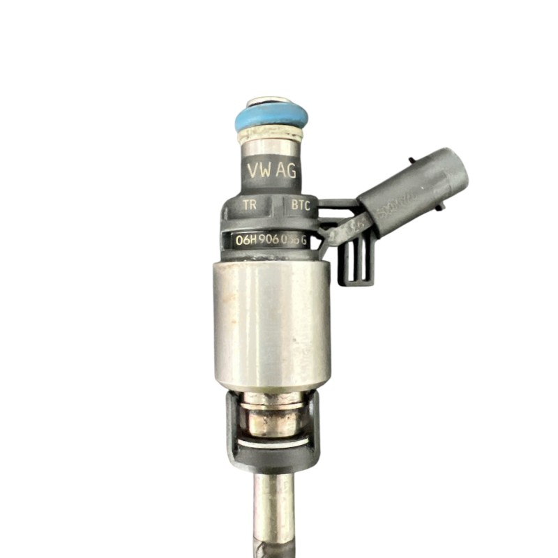 Injector Audi A5 8T 2010
