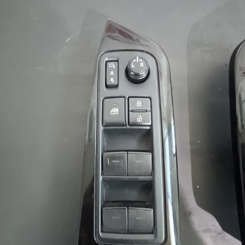 Butoane comada geamuri / Toyota CHR CHR 2022 / Interior