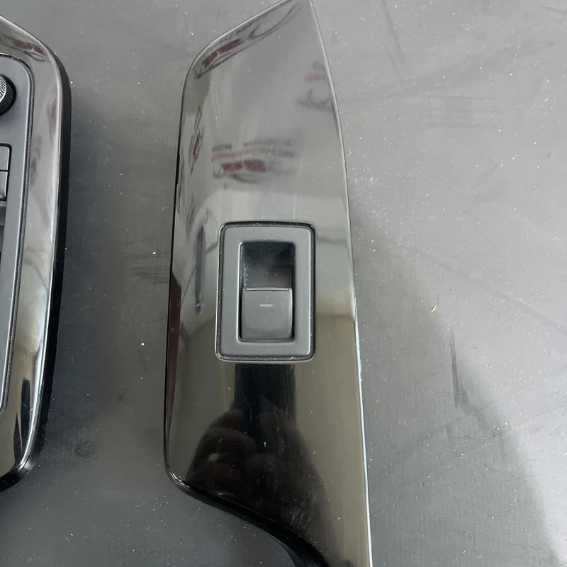 Butoane comada geamuri / Toyota CHR CHR 2022 / Interior