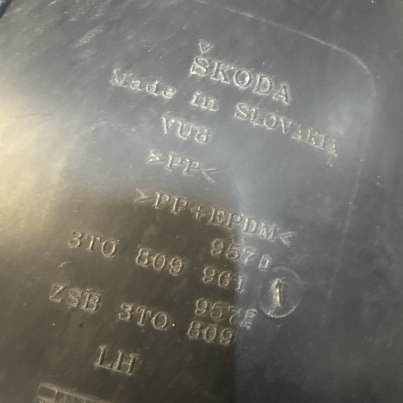 Carenaj stanga fata mare / Skoda Superb II 3T 2015 / Caroserie, oglinzi si faruri