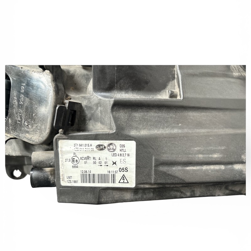 Far stanga xenon / Skoda Superb II 3T 2015 / Caroserie, oglinzi si faruri