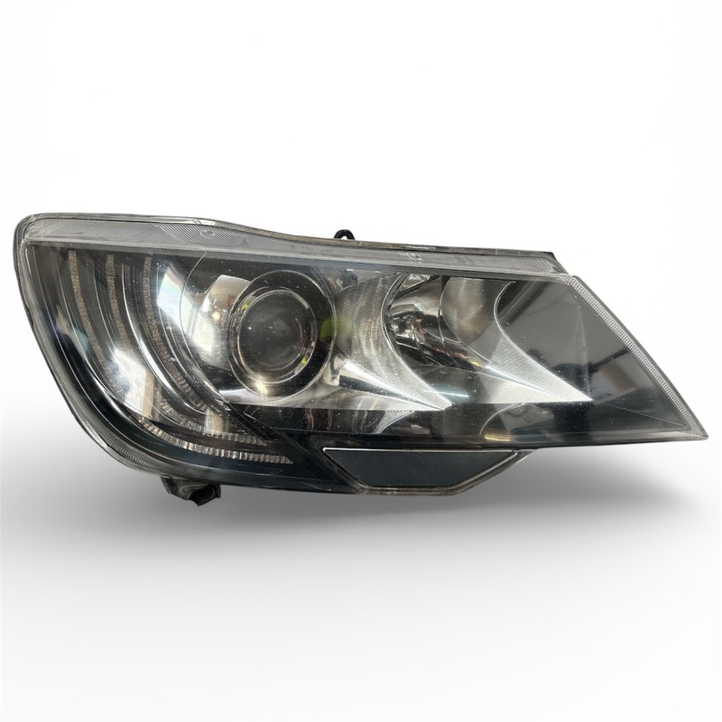 Far dreapta xenon / Skoda Superb II 3T 2015 / Caroserie, oglinzi si faruri