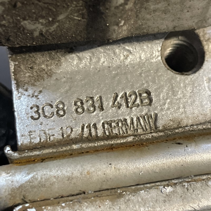 Balamale usa stanga fata / Volkswagen Passat CC 2011 / Caroserie, oglinzi si faruri