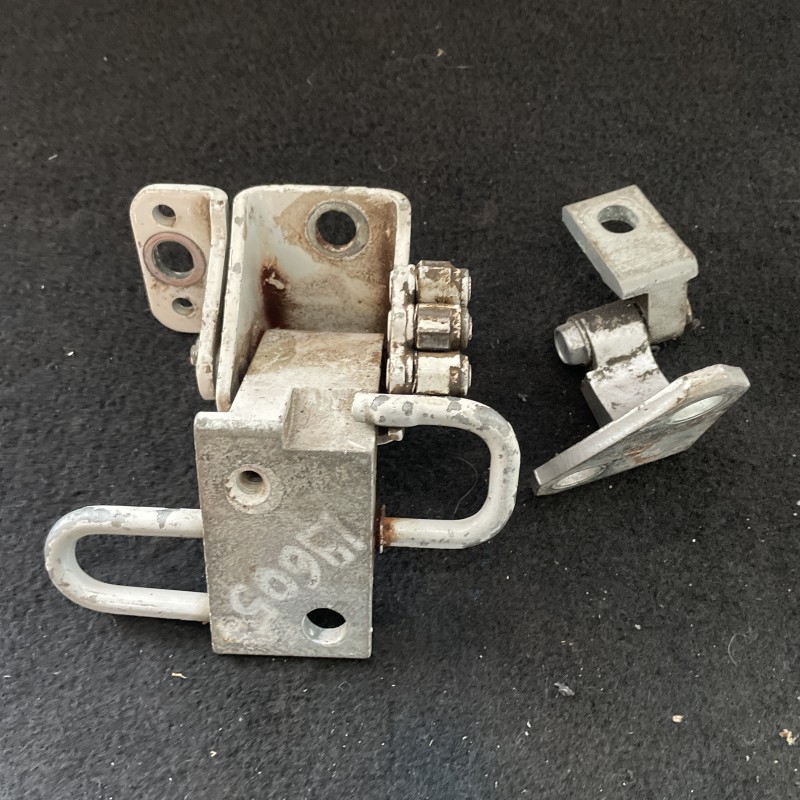 Balamale usa dreapta fata / Volkswagen Passat B6 2010 / Caroserie, oglinzi si faruri