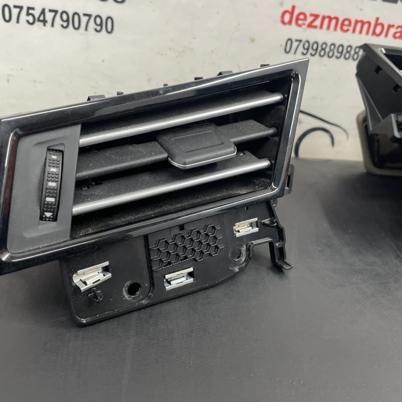 Grila aer bord / Volkswagen Passat B8 2016 / Interior