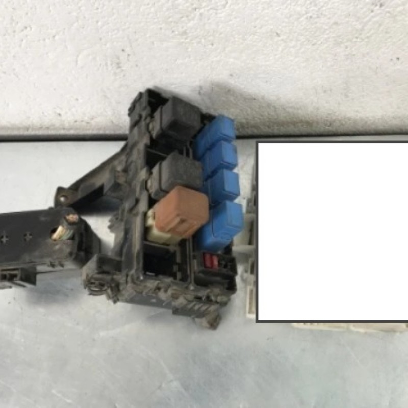 Cutie sigurante / Nissan Navara D40 2006 / Audio si electronice