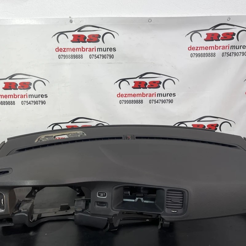 Plansa bord / Volvo V60 V60 2014 / Interior
