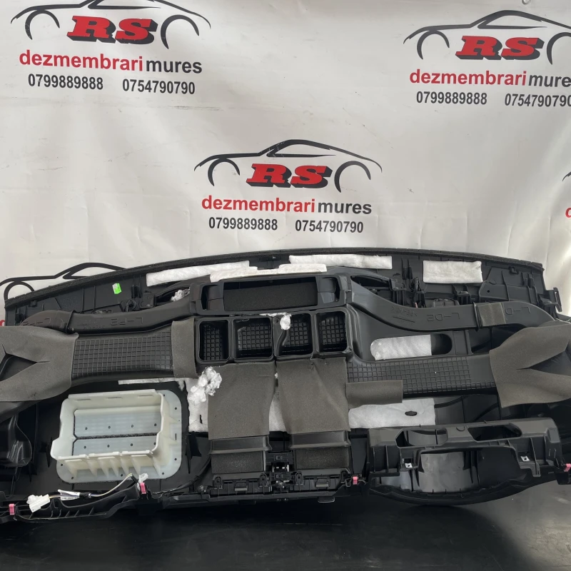 Plansa bord / Toyota Auris E180 2014 / Interior