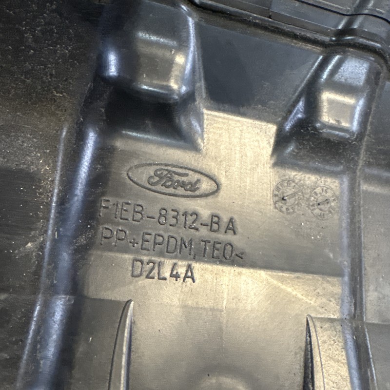 Deflector aer radiator / Ford Focus MK3 2015 / Caroserie, oglinzi si faruri