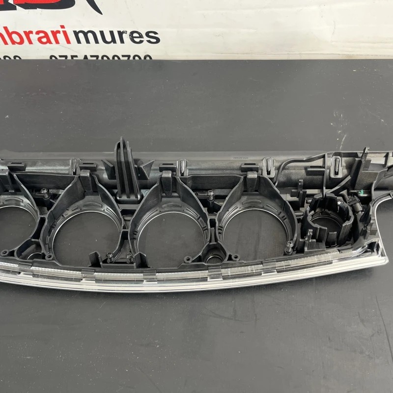 Ornament trim bord / Mercedes-Benz E Class W213 2016 / Interior