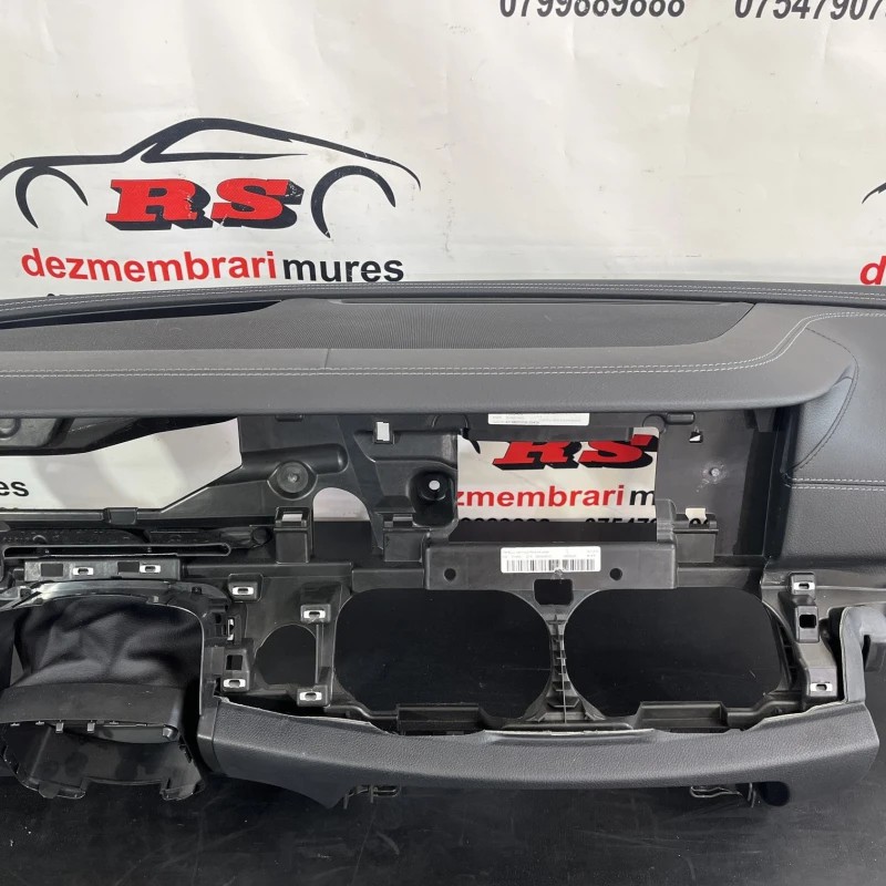 Plansa bord / Mercedes-Benz E Class W213 2016 / Interior