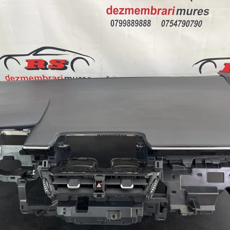Plansa bord / Toyota Corolla E180 2020 / Interior