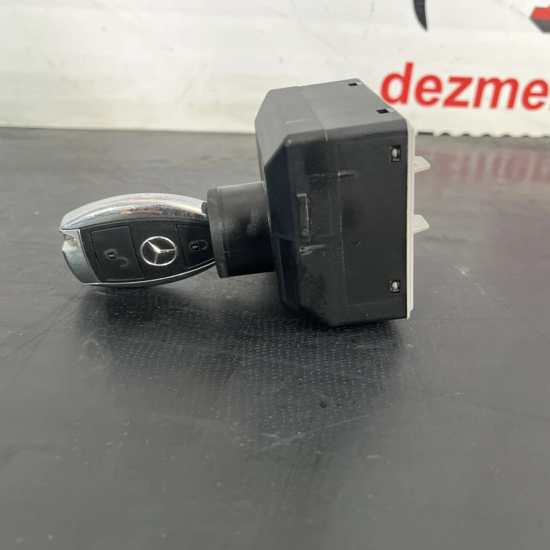 Contact cu cheie Mercedes-Benz 