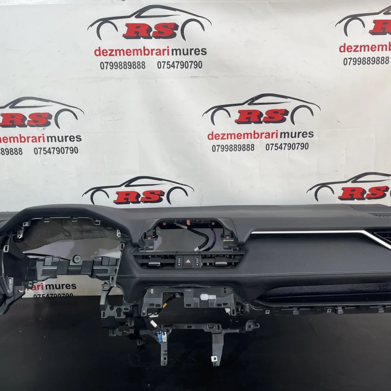Plansa bord / Toyota Rav4 XA40 2020 / Interior