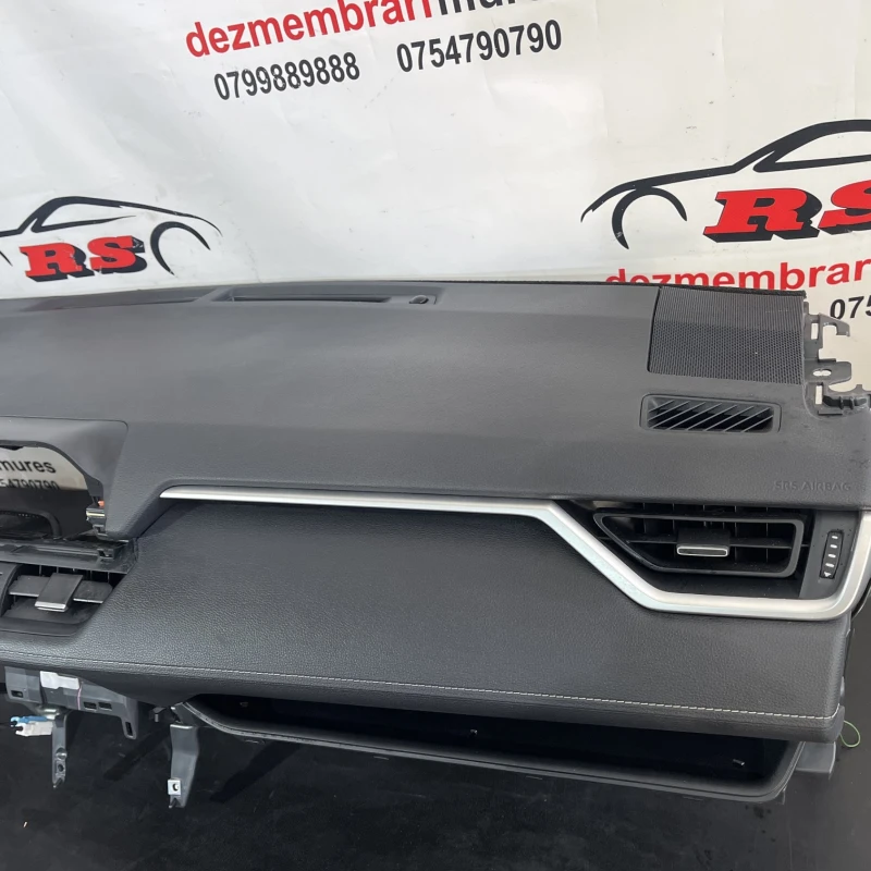 Plansa bord / Toyota Rav4 XA40 2020 / Interior