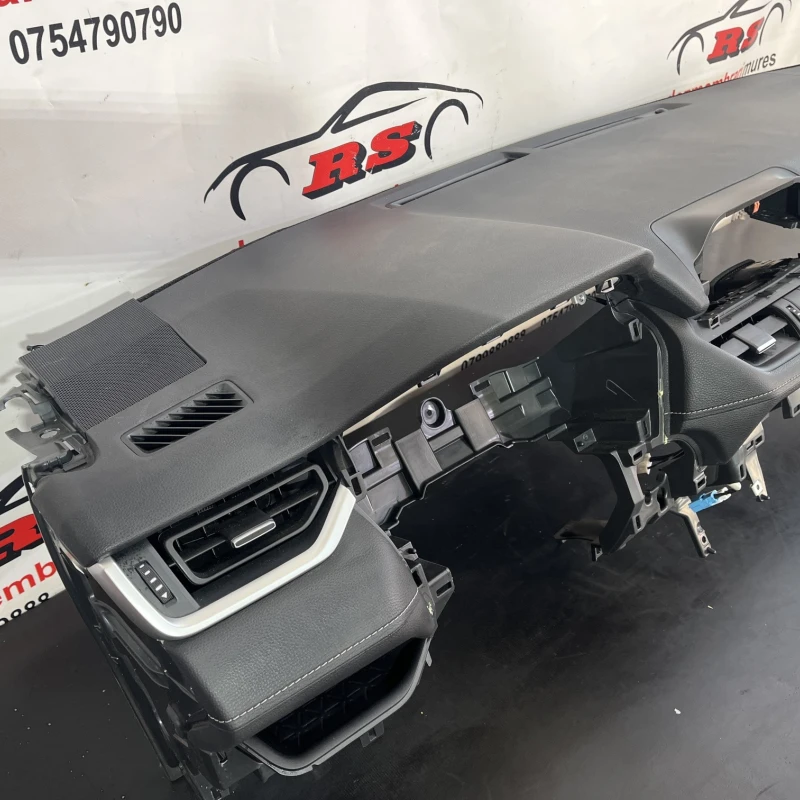 Plansa bord / Toyota Rav4 XA40 2020 / Interior