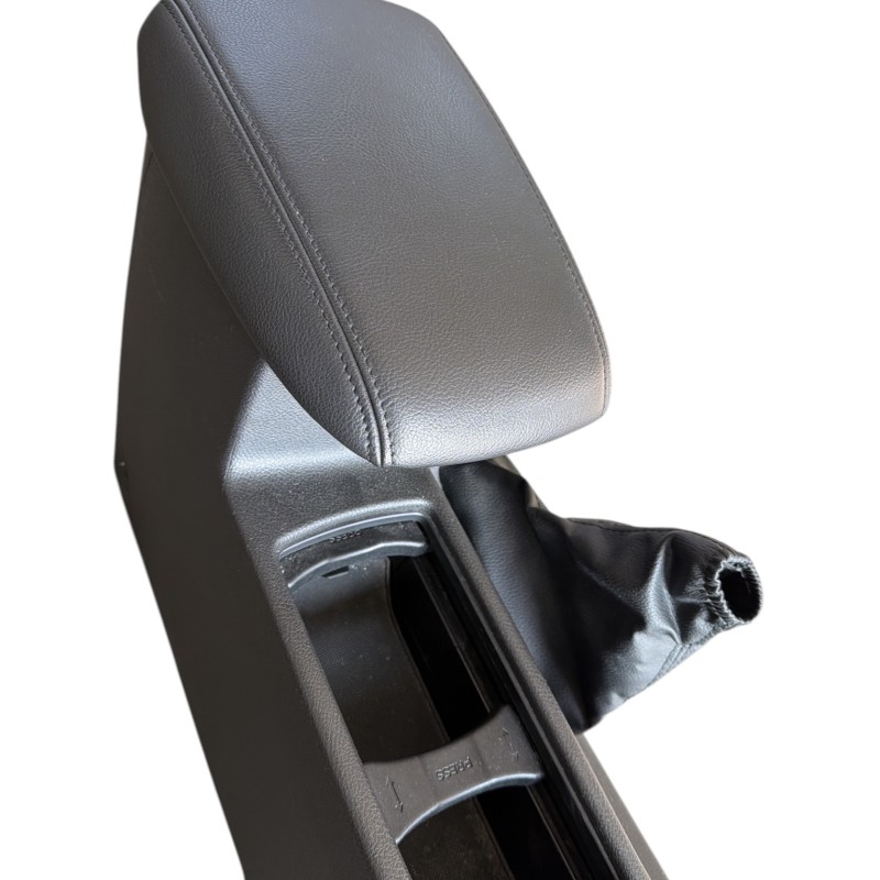 Cotiera centrala / Ford Focus MK3 2015 / Depozit