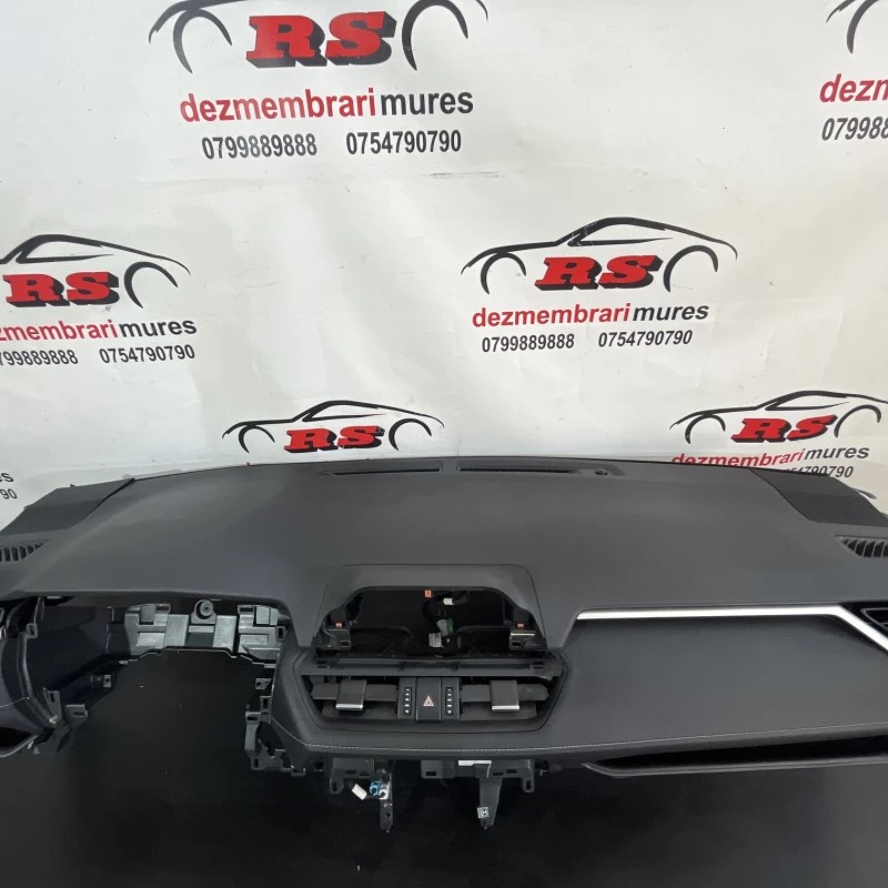 Plansa bord / Toyota Rav4 XA40 2020 / Interior