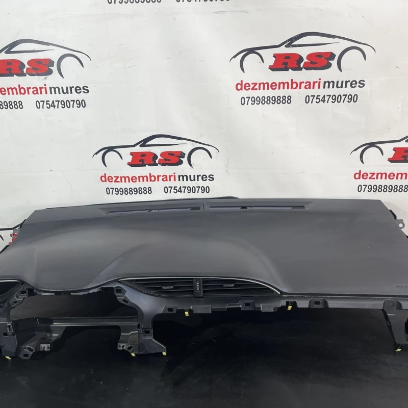 Plansa bord / Toyota Yaris XP130 facelift 2021 / Interior