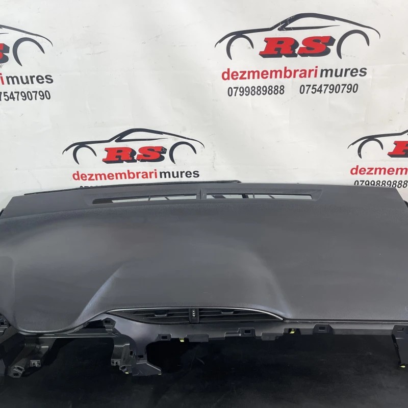 Plansa bord / Toyota Yaris XP130 facelift 2021 / Interior