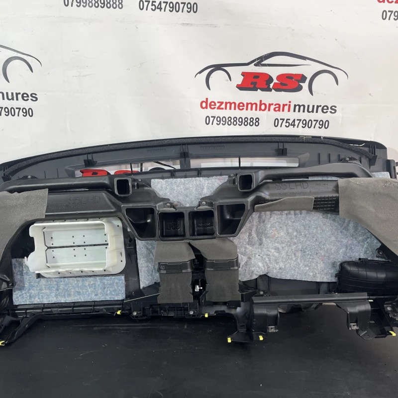 Plansa bord / Toyota Yaris XP130 facelift 2021 / Interior